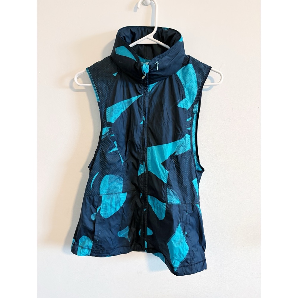 Lululemon Blue Black Pack It‎ Vest